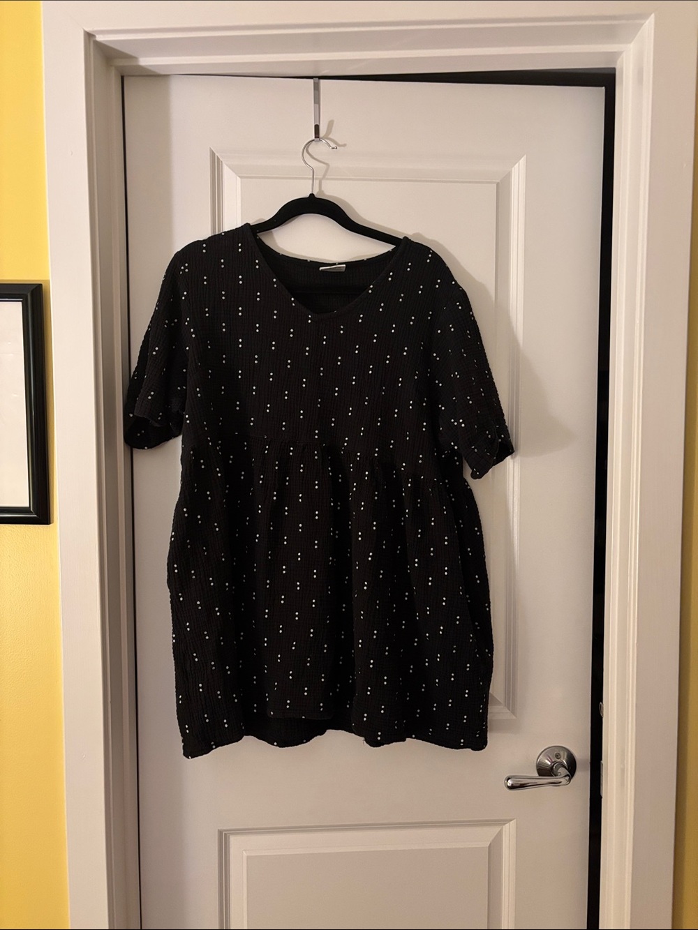 Serra Black Top with Subtle White Dot Trim